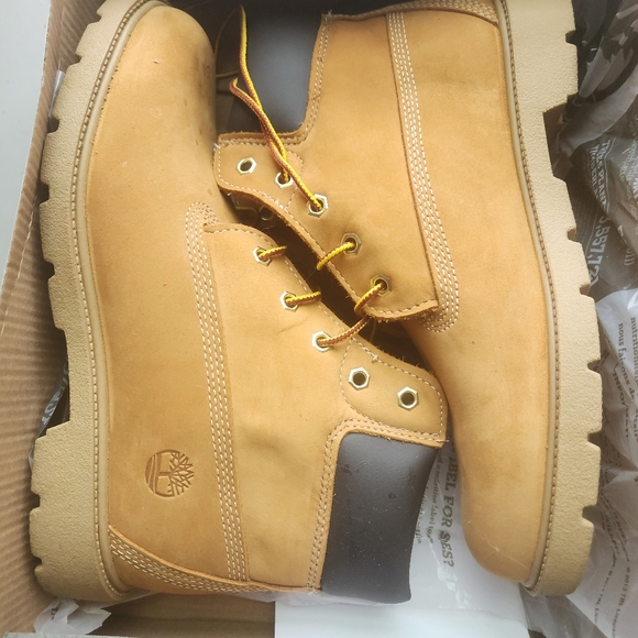 Timberland Boots - Picture 11 of 11
